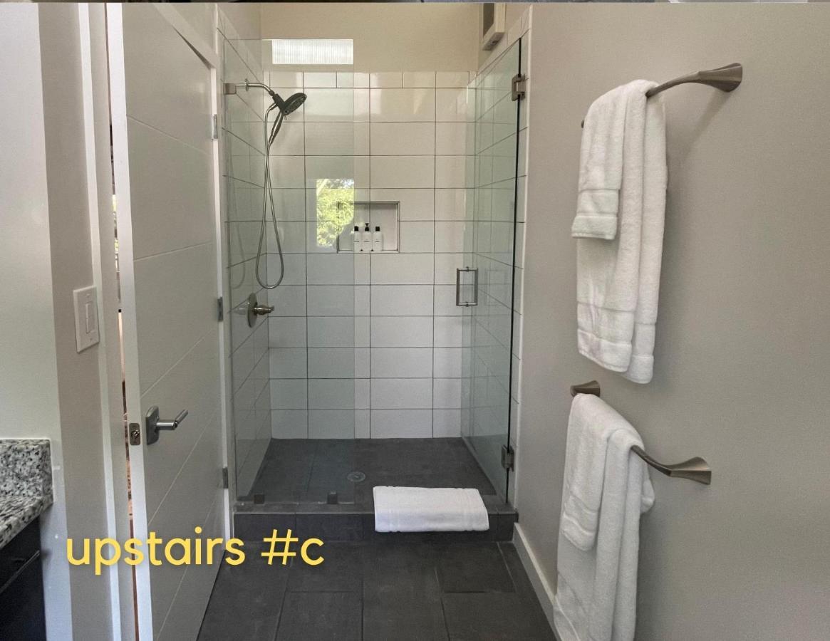 Normalbnb - 2 Blocks From Restaurants, Bars, Hospital Athens Zewnętrze zdjęcie
