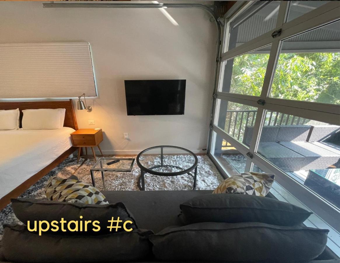 Normalbnb - 2 Blocks From Restaurants, Bars, Hospital Athens Zewnętrze zdjęcie